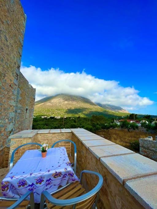 Kardiani Traditional Tower House In Mani Villa Ano Gardenitsa Exterior photo